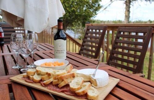 Nominingue Ski Chalet | Lake House Chalet Laurentians