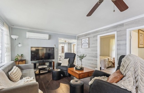 Centre Hastings Cottage | Lake house close to OFSC Trails