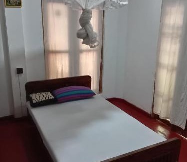 Anuradhapura House | Lake House Home Stay