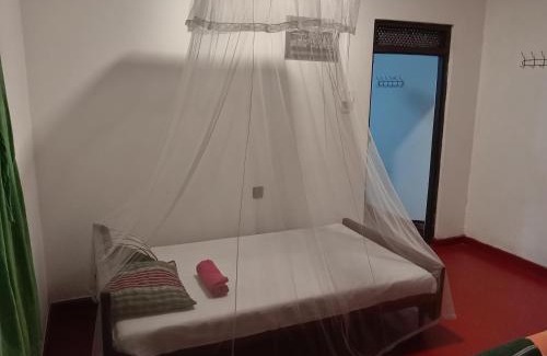 Anuradhapura House | Lake House Home Stay