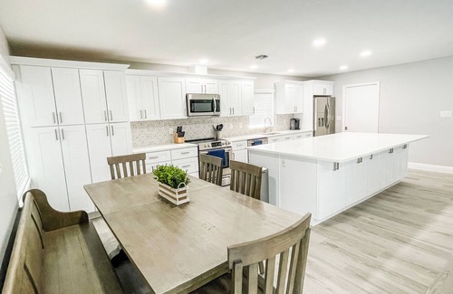 Westchase House | Lake House in the Westchase area! Heated Pool. Waterfront!