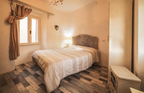 Sassocorvaro House | Lake House