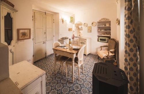 Sassocorvaro House | Lake House