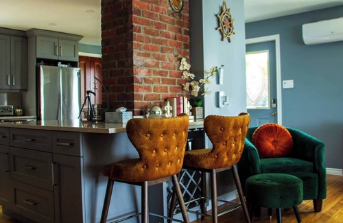 Prince Edward House | Lake House Manor Picton