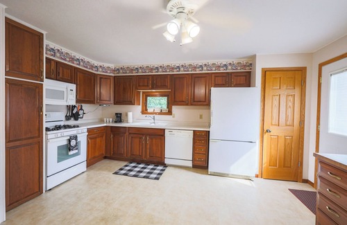 Lake City House | Lake House Mins to Mayo Clinic Hospital & Skiing!