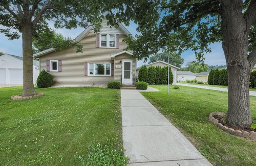 Lake City House | Lake House Mins to Mayo Clinic Hospital & Skiing!