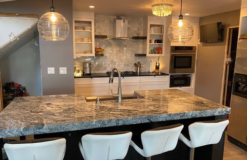 Lake Ozark House | Lake house, new dock, boat slip. Great golfing & fishing. nSleeps 6 Adults.