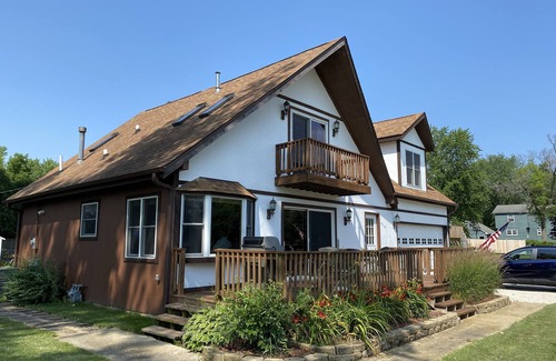 Solon Mills House | Lake House on Chain O’ Lakes. Antioch IL