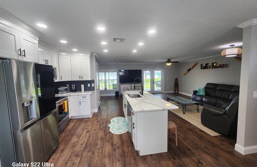 Winter Haven House | Lake House on the LEGOLAND Chain-of-Lakes with Private Pool, Beach and Boat Dock