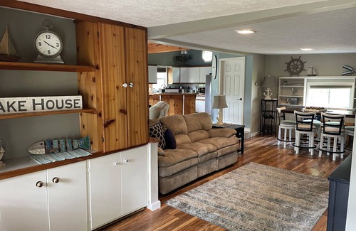 Lakeview House | Lake house on the water