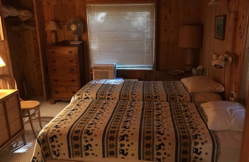 Mount Vernon Cottage | Lake House Summer Getaway
