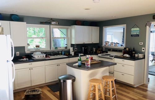 Town of Macomb Cottage | Lake House