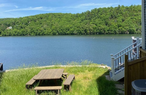 South Britain House | Lake house! Waterfront paradise