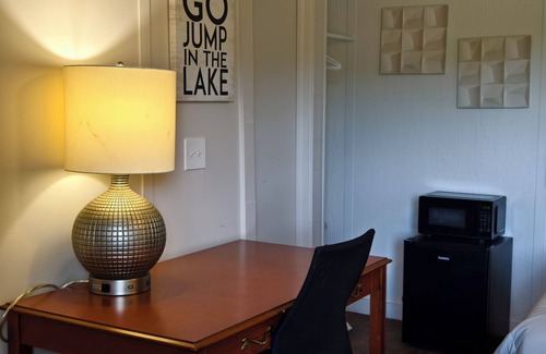 Adair Hotel | Lake Hudson Inn