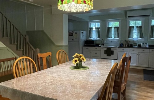 Mount Gretna Cottage | Lake it Easy! Mount Gretna cottage minutes to Lake