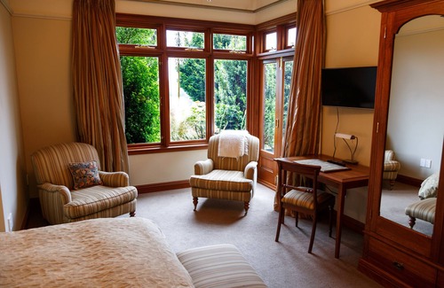 Karapiro Hotel | Lake Karapiro Lodge