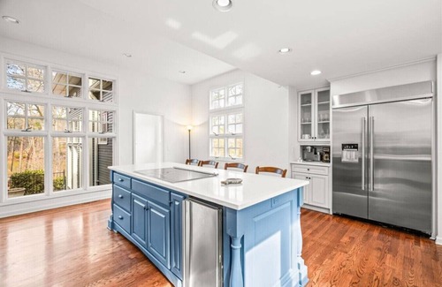 Buford House | Lake Lanier Lakefront Escape