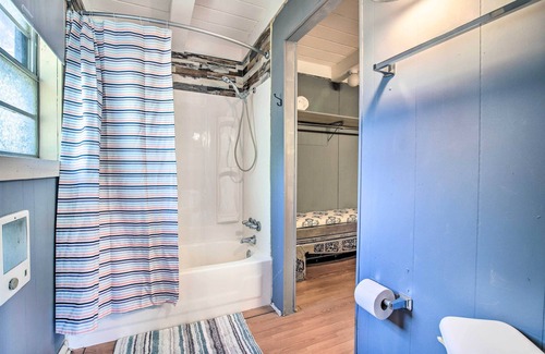 Granite Shoals Cabin | Lake LBJ Cabin: Walk to Parks & Boat Ramp!