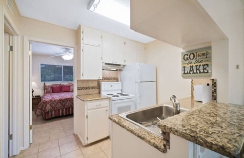 Kingsland House | Lake LBJ Lakefront Condo Getaway