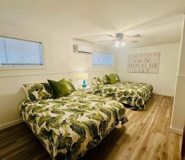 Sunrise Beach House | Lake Life 30 mm on the lake