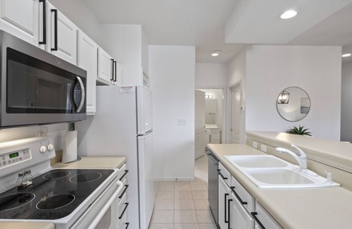 Lake Ozark Condo | Lake Life Lookout – Pools, Hot Tub, & More!