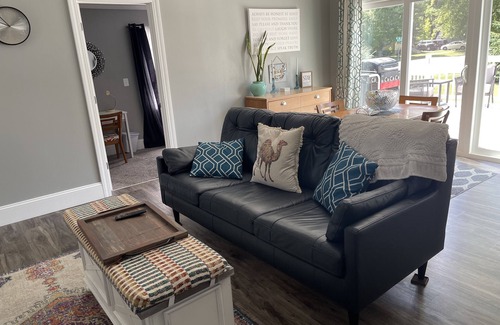 Clear Lake House | Lake Life! Walk to The Surf, Lake, Downtown, drinks and dining