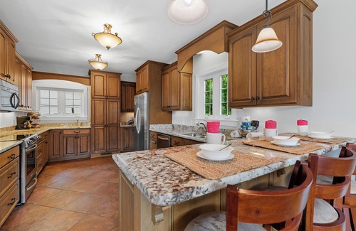 Lake Lure House | Lake Lure Lookout - Lakefront- 3bd/3ba - Sleeps 8 dog friendly