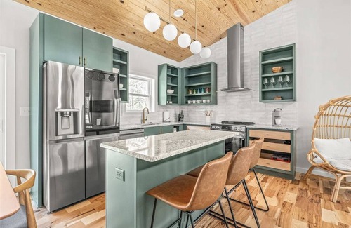 Lake Lure Cabin | Lake Lure with Hot Tub!