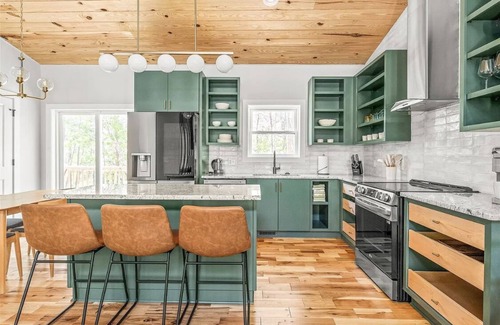 Lake Lure Cabin | Lake Lure with Hot Tub!