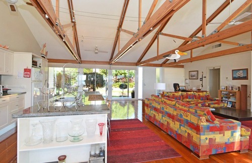 Morisset Park House | Lake Macquaries' Edgewater Escape at Morisset Memories