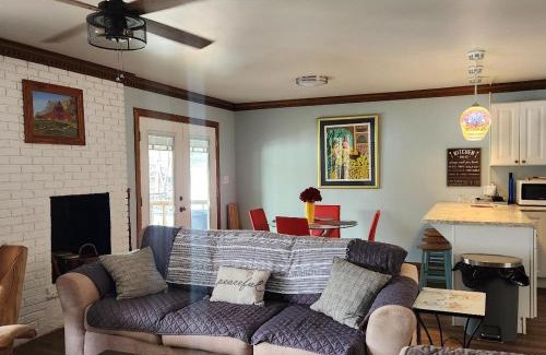 Penrod House | Lake Malone ky Lake shore home right on water with private boat dock, A Shore Thing