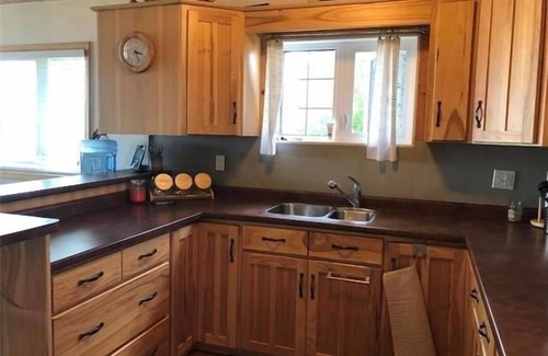 Eriksdale Cottage | Lake Manitoba Sugar Point 4 season Cozy Getaway