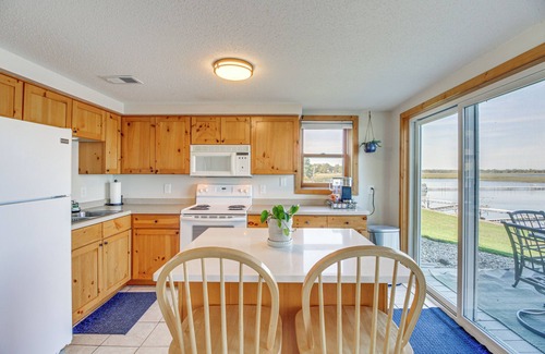 Alexandria Cottage | Lake Mary Cottage w/Private Beach & Boat Dock