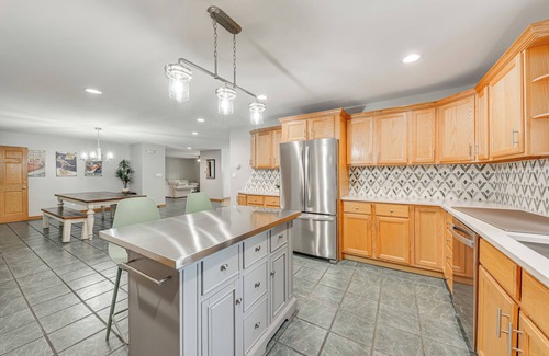 Twin Lakes Condo | Lake Mary View: Pickleball Paradise Penthouse Unit