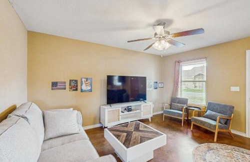 Kingsland House | Lake Memories Cottage