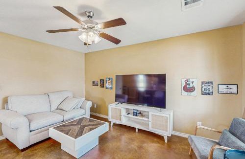 Kingsland House | Lake Memories Cottage