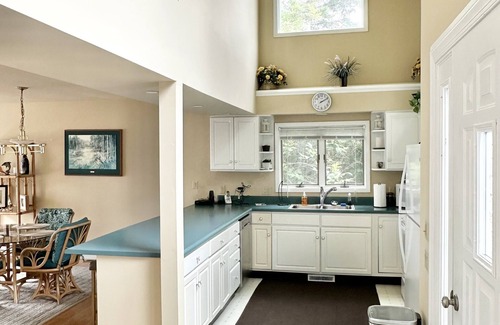 St Ignace House | Lake Michigan Beach House with Panoramic Views Near Mackinac Bridge