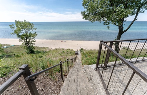 West Olive House | Lake Michigan Beach Cottage | 3 Bed, 2.5 Bath