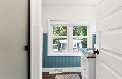 Michigan House | Lake Michigan Beach Cottage - beach access and stunning views.