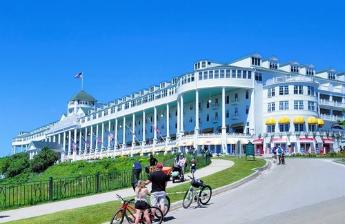 St Ignace House | Lake Michigan Beachfront Home~Near Mackinac Ferry