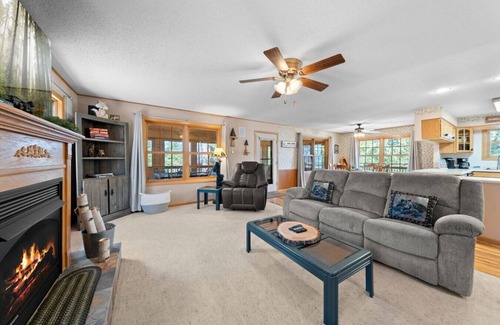 Markville House | Lake Minerva w/Dock bring boat on Trails
