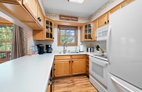 Markville House | Lake Minerva w/Dock bring boat on Trails