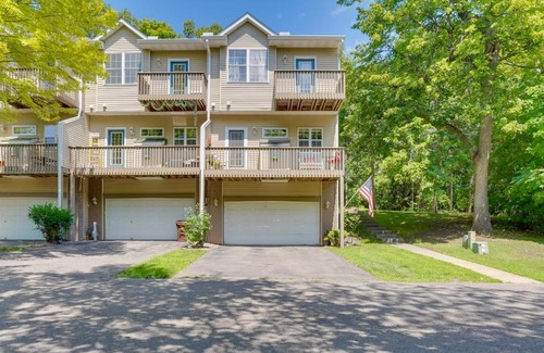 Navarre House | Lake Minnetonka Area Townhome Less Than 1 Mi to Boat Ramp!