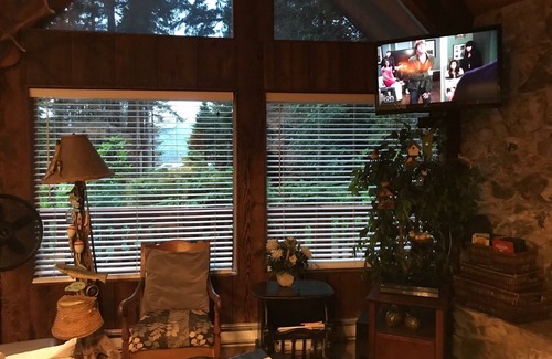 Hoodsport Ski Chalet | Lake & Mountain Views, Dog Friendly, Boating, Hiking & Golf