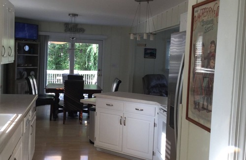 Marion House | Lake of Egypt 3 bedroom, 3 bath lake house with a sand beach . Sleeps 8
