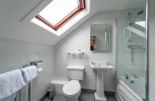 Buncrana Hotel | Lake Of Shadows Hotel