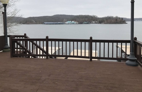 Linn Creek House | Lake of the Ozarks Lakefront Home with Amazing Views, Relax & Have Fun!