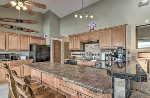 Osage Beach Apartment | Lake of the Ozarks Views Osage Beach Condo!