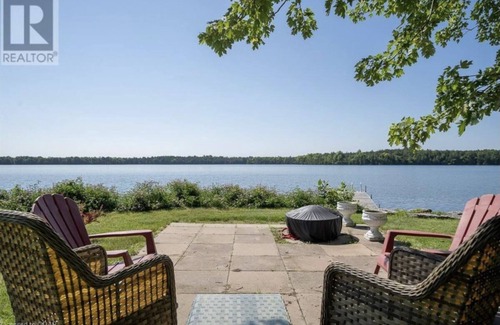 Prince Edward Cottage | Lake On The Mountain Paradise