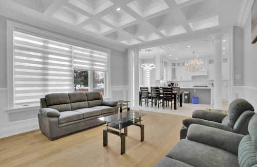 Bendale House | Lake Ontario Stylish Family-friendly House